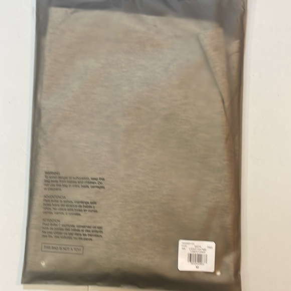 Fear of god essentials light oatmeal Tee shirt - Picture 7 of 7